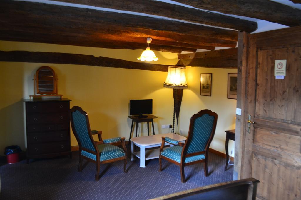Les Trois Cheminees Chambres D'Hotes Livarot-Pays-d'Auge ภายนอก รูปภาพ
