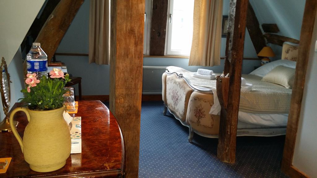 Les Trois Cheminees Chambres D'Hotes Livarot-Pays-d'Auge ภายนอก รูปภาพ