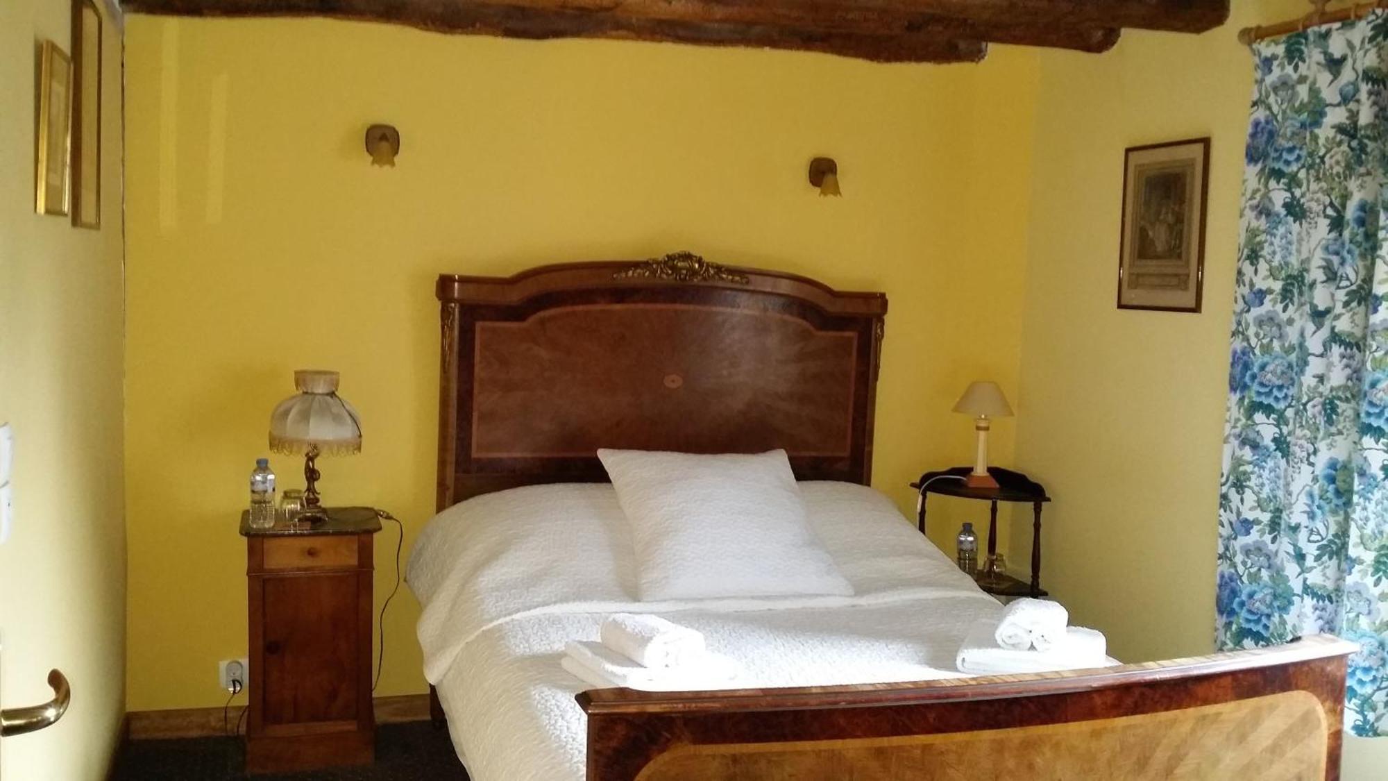 Les Trois Cheminees Chambres D'Hotes Livarot-Pays-d'Auge ภายนอก รูปภาพ